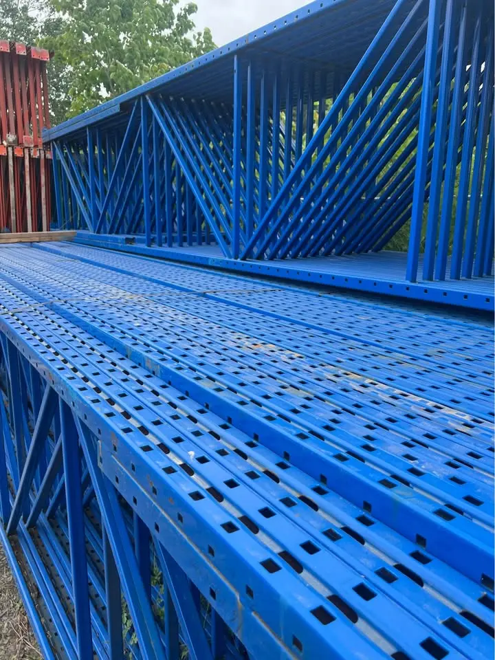 Montant redirack 44'' x 300'' usagé